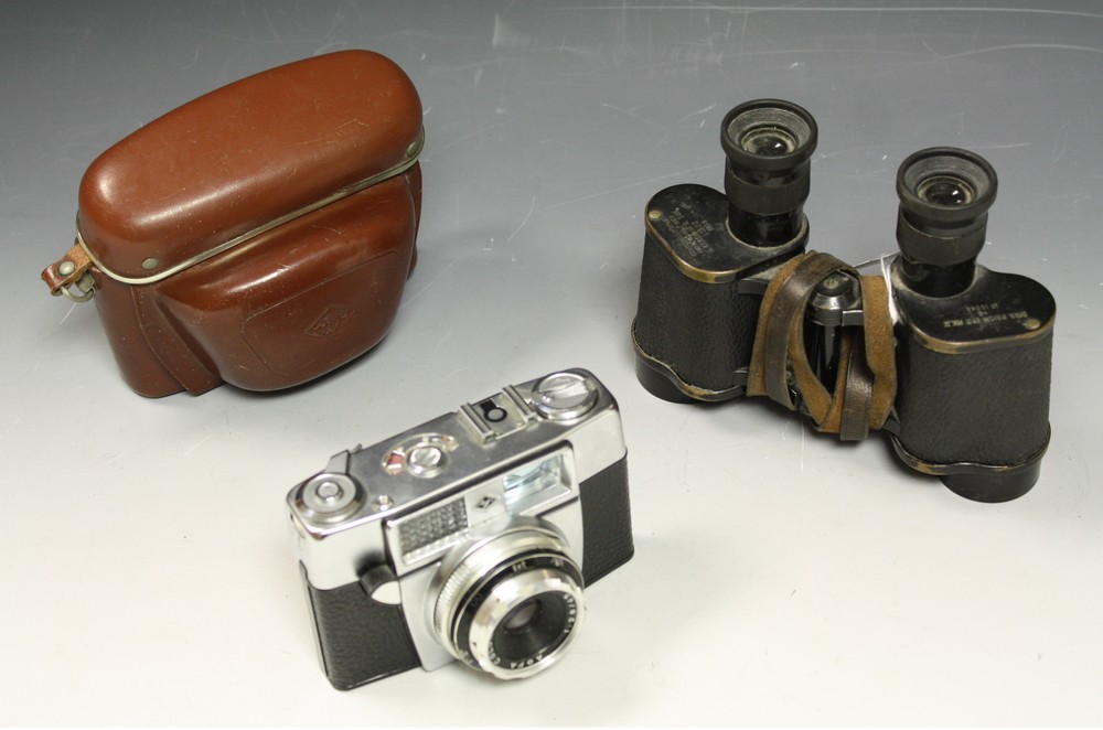 A pair of WWII binoculars Bino Prism no2 MKII x 6 no10848, Kershaw and Son,