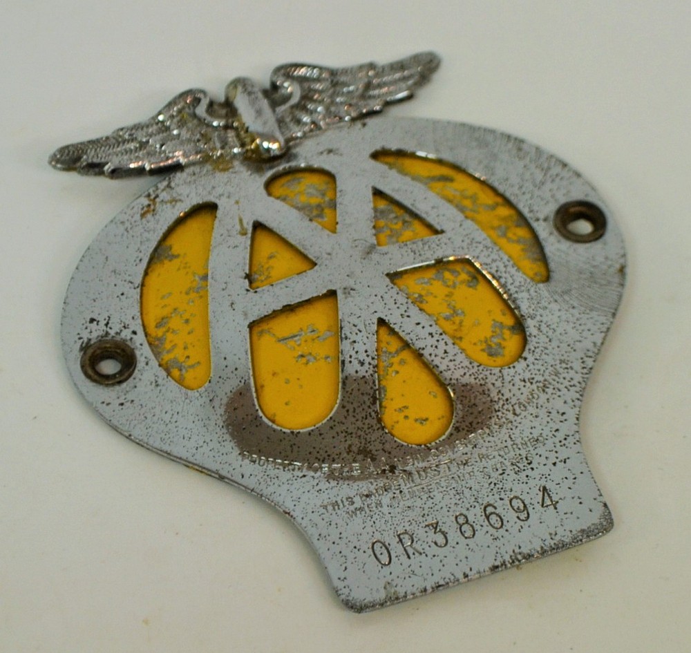 A mid-20th century AA badge, OR38694 ***PLEASE NOTE THERE IS NO BUYER'S PREMIUM ON THIS LOT,