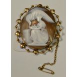 A 9ct gold mounted hard shell Cameo carved Hebe,