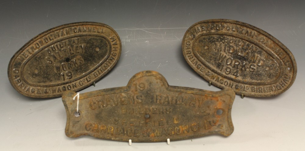 A Cravens Railway Builders Carriage & Wagon Co, Sheffield, cast iron wagon plate; others,