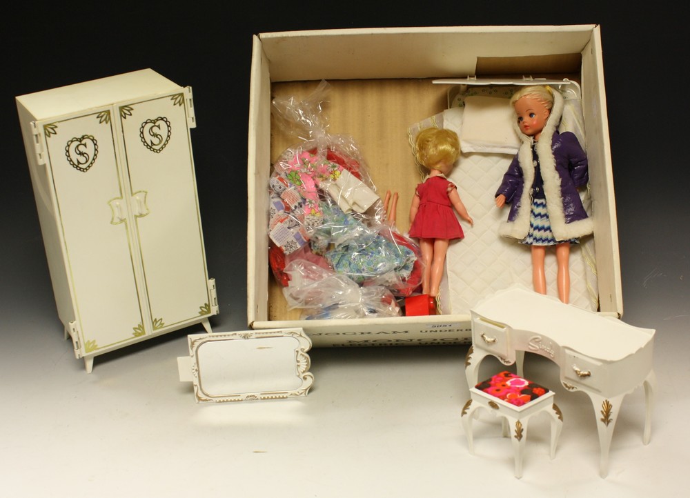 Sindy Toys - a Pedigree Sindy's wardrobe; others, similar, bed with bedding, dressing table, dolls,