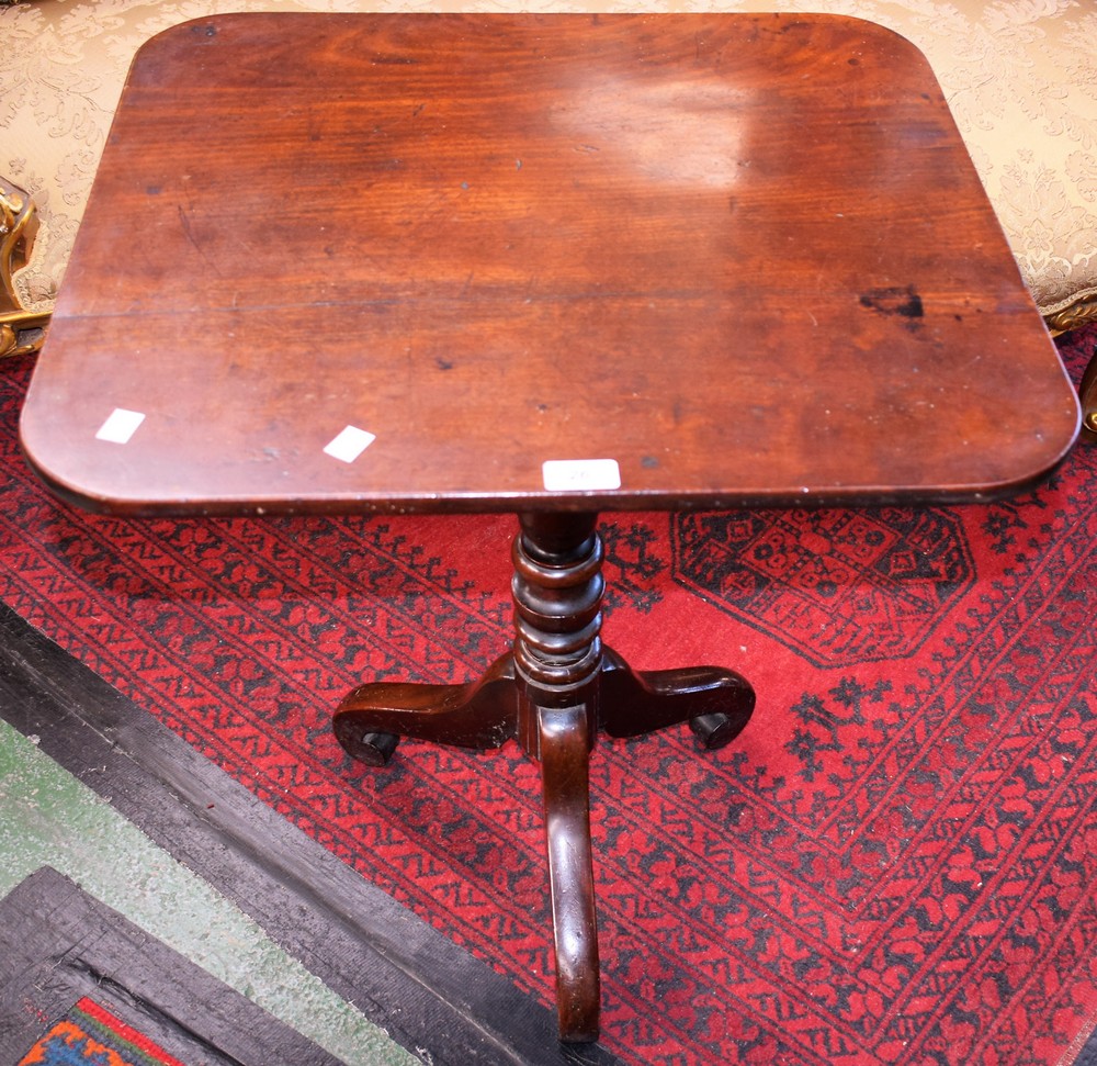 A George III mahogany tilt-top table