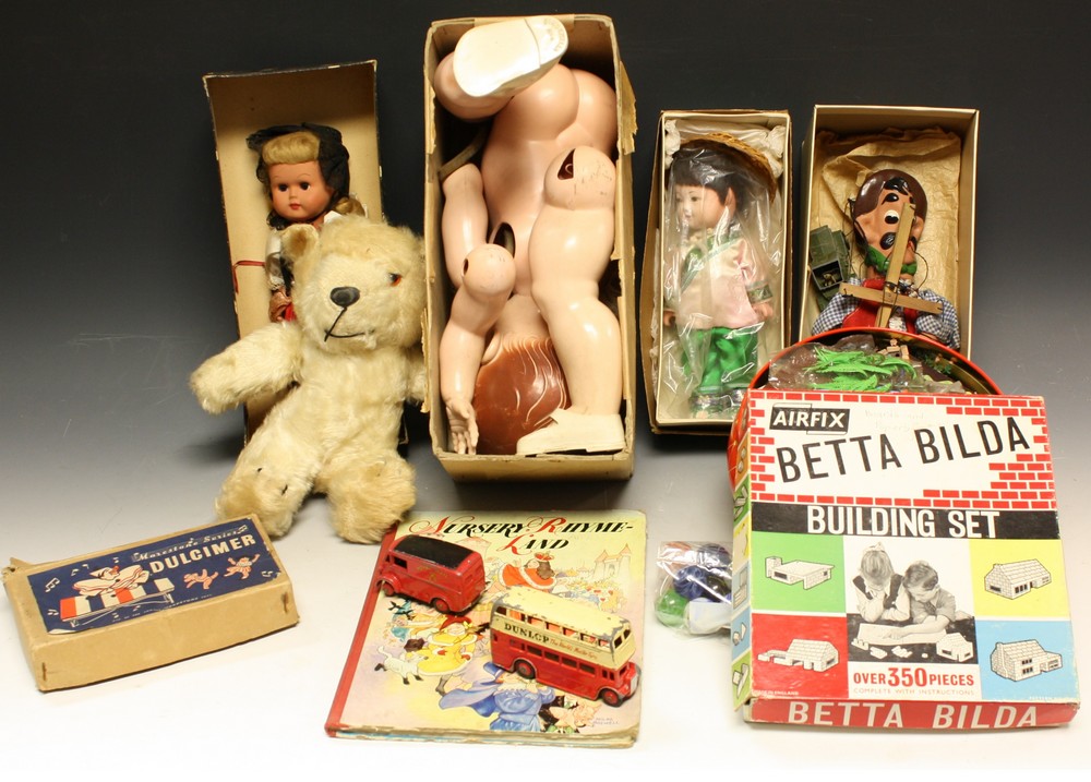 Toys and Collectibles - Airfix Betta Bilda building set; puppets; s a Morestone Series Dulcimer,
