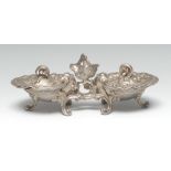 A Dutch Rococo silver double salt, the covered cellars cast as shells, 18cm wide, 19th century,