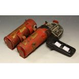 A twin fire extinguisher gun, Antifyre Pistole,