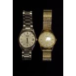 A 9ct gold gentlemen's Accurist wristwatch;