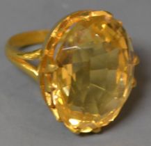 A dress ring, single oval pale yellow citrine, approx 19mm x 14mm x 9.