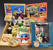 Wallace and Gromit - assorted collectable's including figures, mugs,