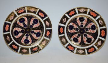 A pair of Royal Crown Derby 1128 pattern tea plates,