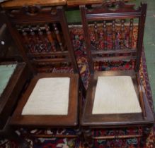 A pair of Edwardian mahogany side chairs (2)