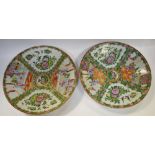 A pair of Chinese Famille Verte circular dishes,