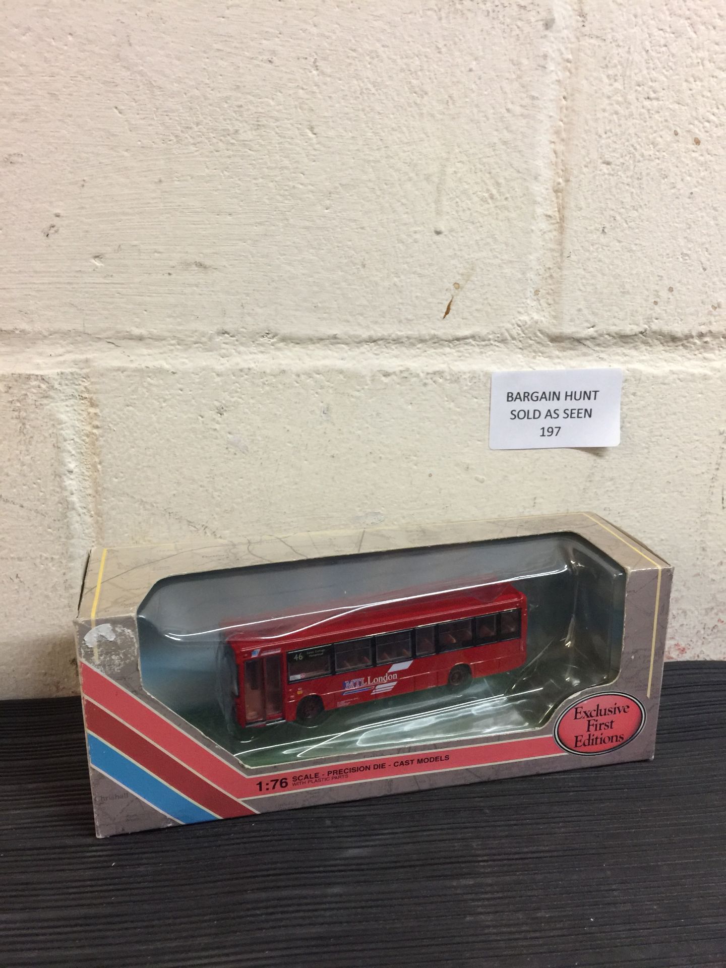 Collectible Die-Cast Model "Plaxton Pointer Dart" MTL London 20641