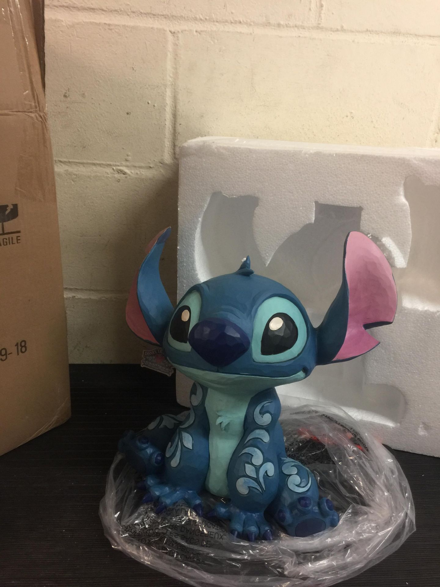 Disney Traditions Big Trouble Stitch Statement Figurine, Resin, 36 x 23 x 36 cm RRP £81.99