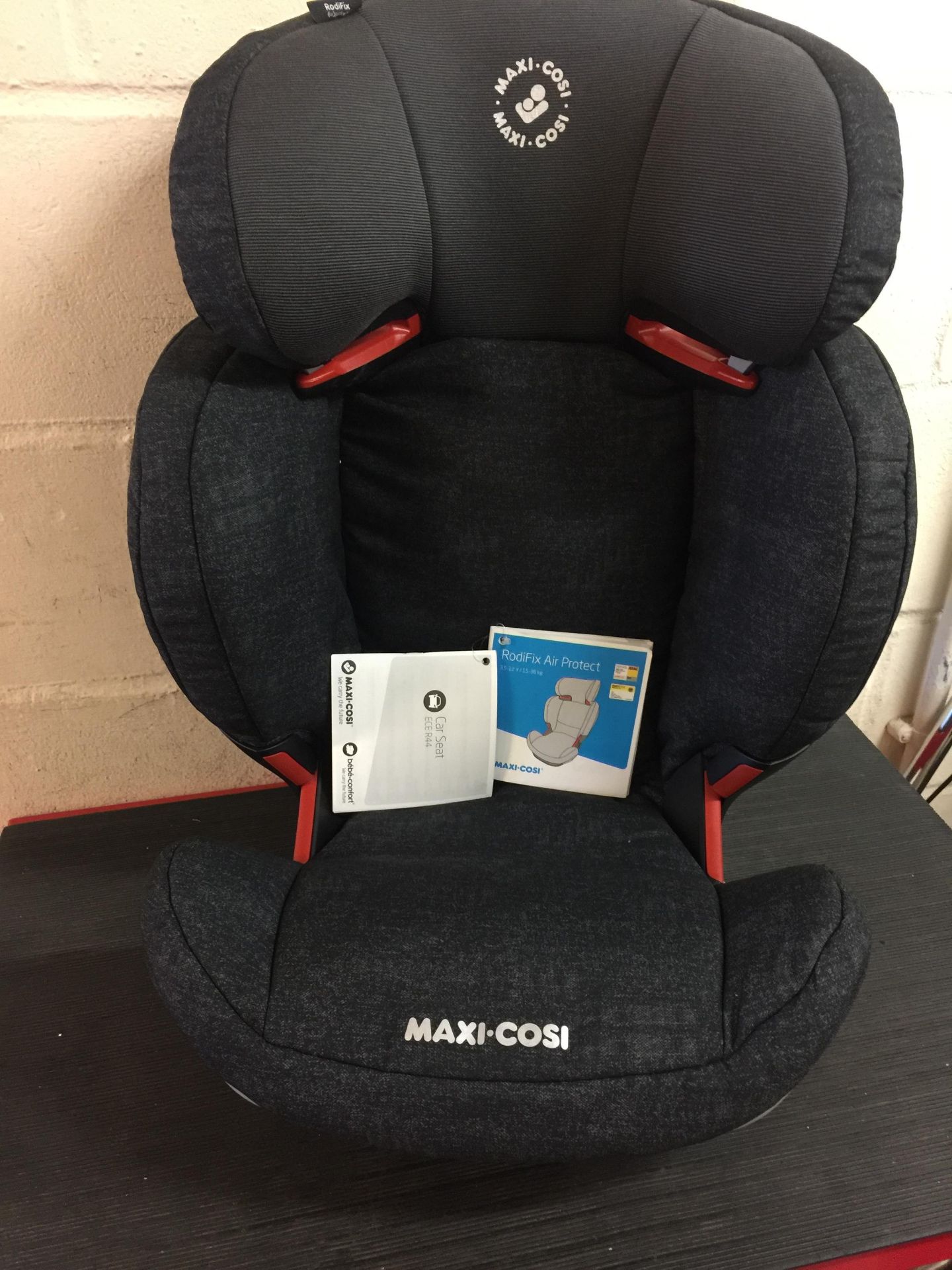 Maxi-Cosi RodiFix AirProtect Child Car Seat, ISOFIX Booster Seat RRP £111.99