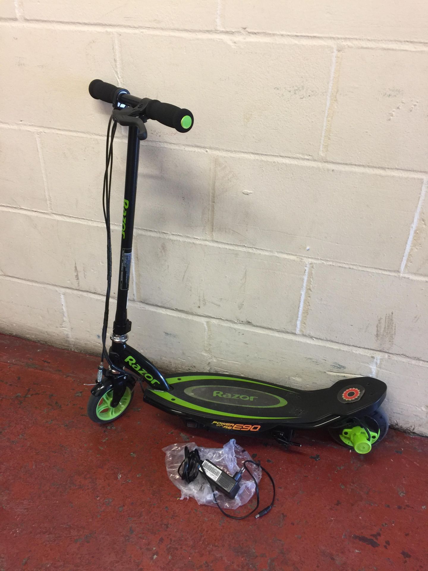 Razor Power Core E90 Rechargeable Electric Scooter RRP £119.99