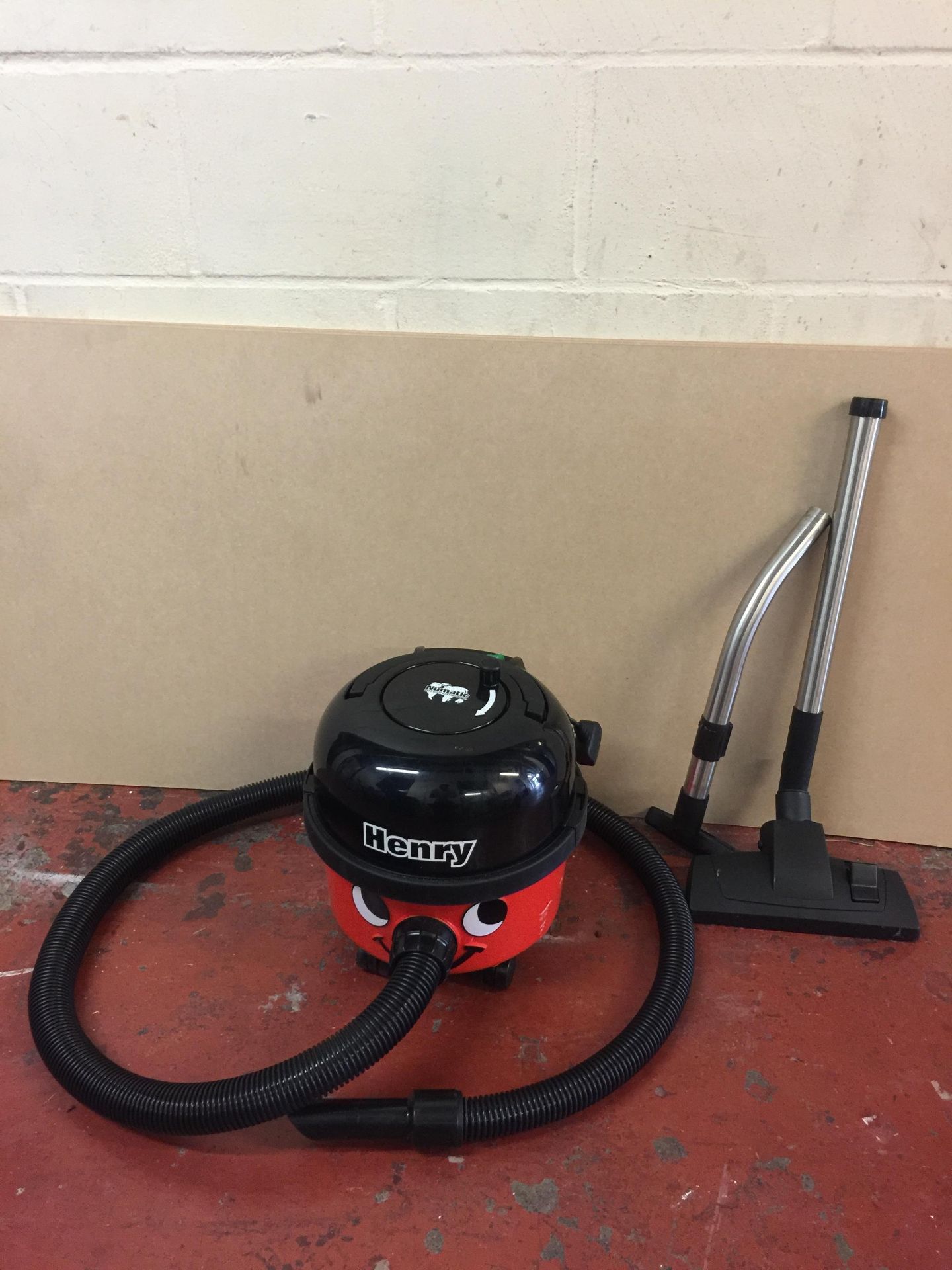 Henry HVR 160-11 Bagged Cylinder Vacuum (Powers on but no suction)