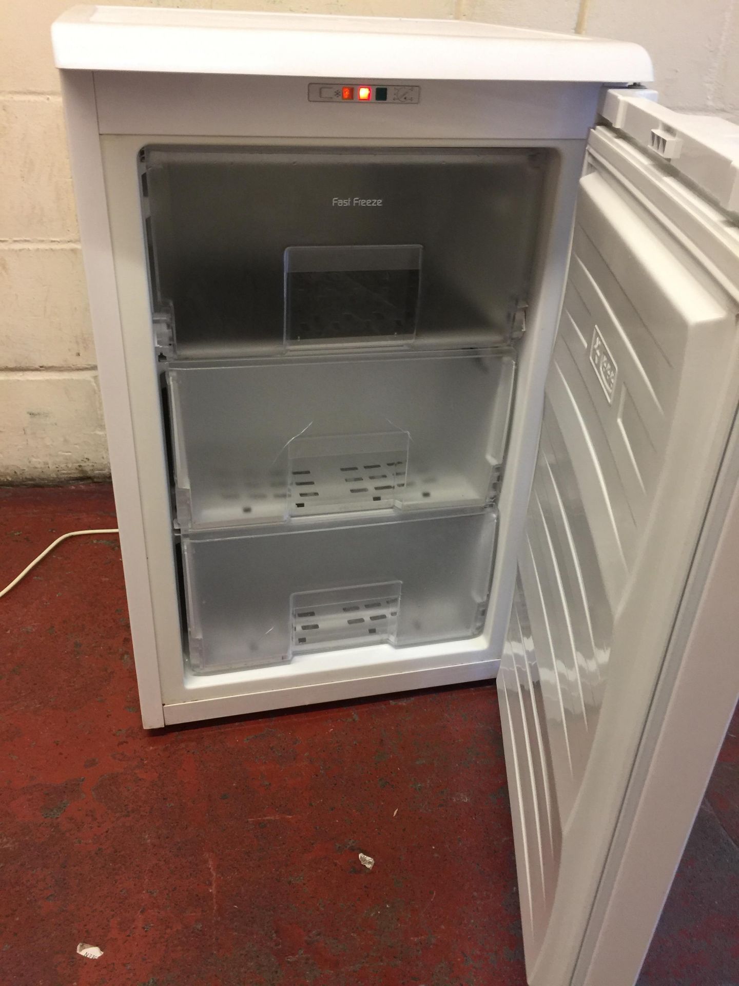 Beko ZA630W Undercounter Freezer, 3.6 cuft Capacity, 55cm, Fast Freeze Switch, White - Image 2 of 2