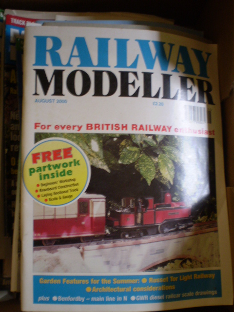 BOX OF BOOKS ON MODEL RAILWAYS