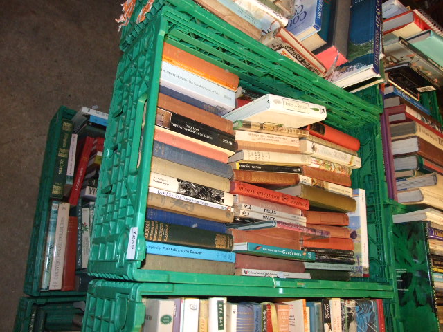 BOX OF BOOKS FROM HOUSE CLEARANCE ( PLASTIC CRATE NOT INCLUDED)