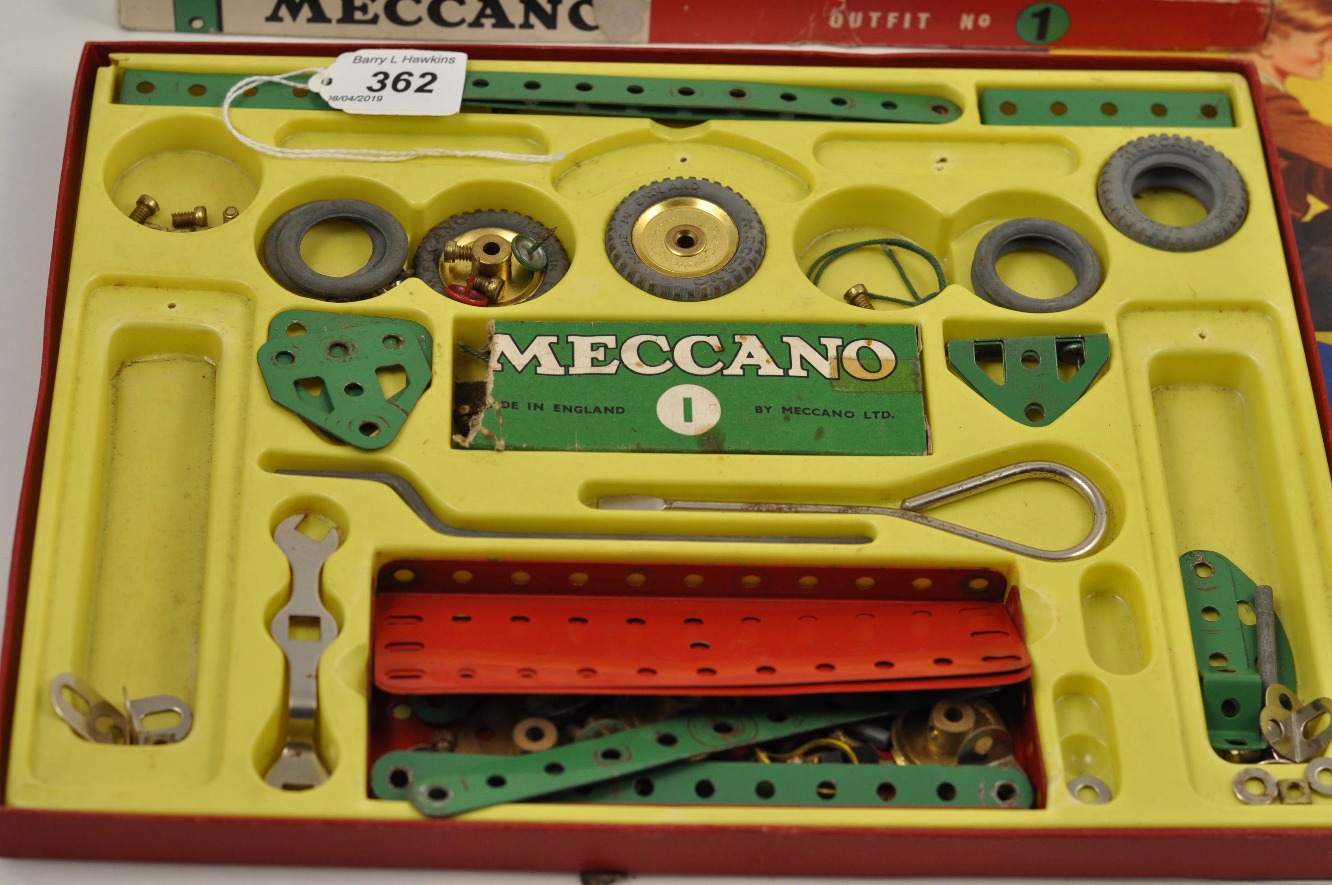 VINTAGE MECCANO NO1 KIT WITH INSTRUCTIONS AND ORIGINAL BOX - Image 2 of 2