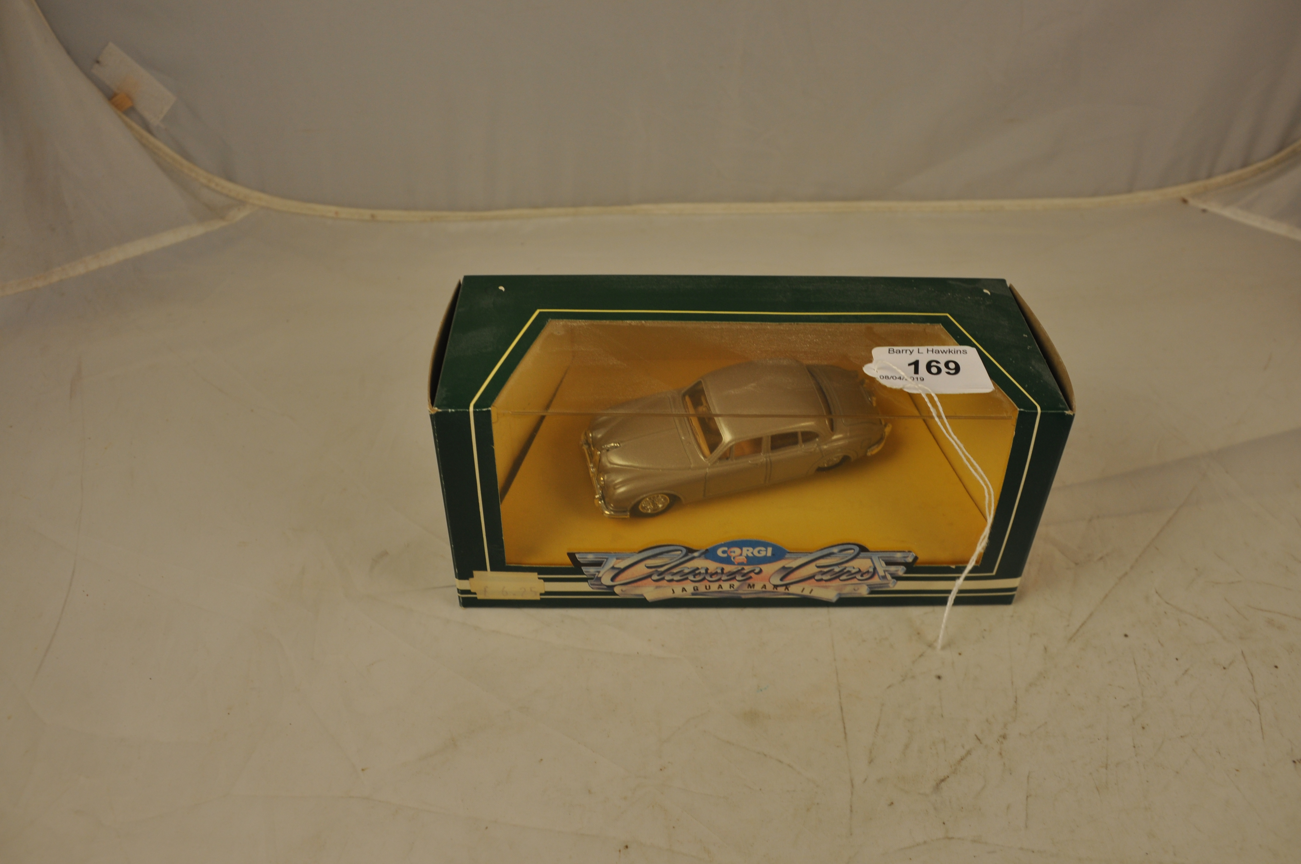 CORGI CLASSIC CARS D700/4 JAGUAR MARK II WITH BOX