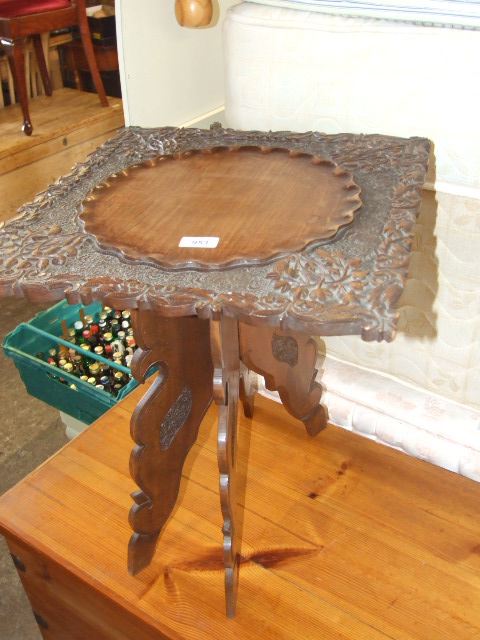 ORIENTAL STYLE FOLDING TABLE