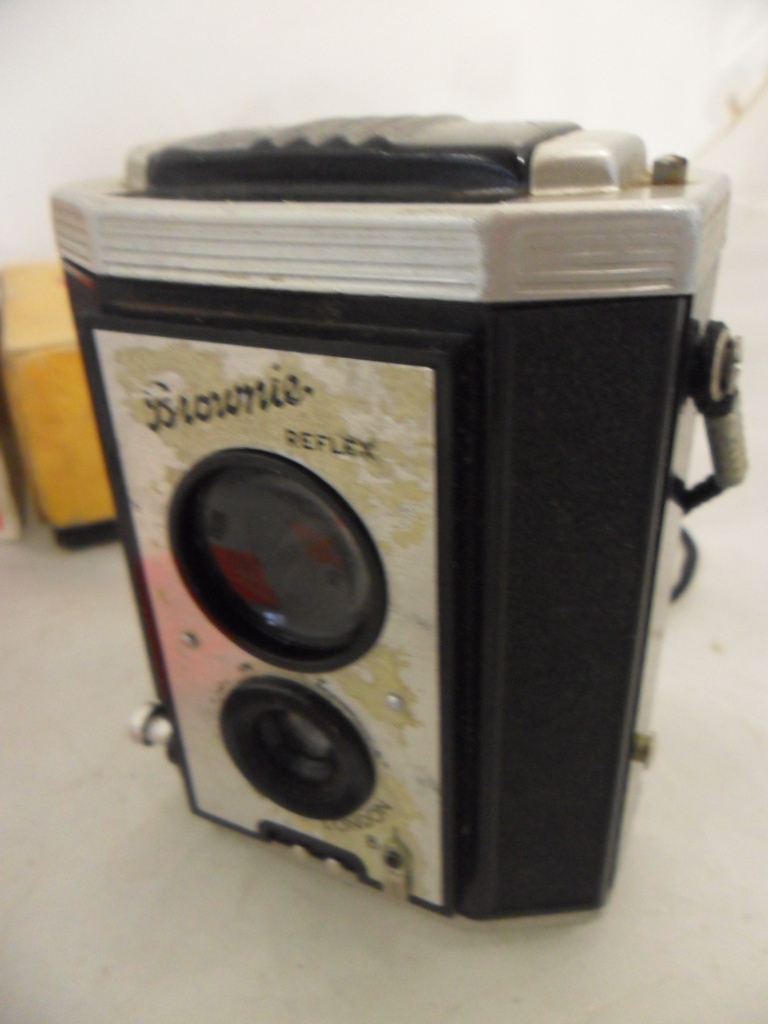 KODAK BROWNIE REFLEX CAMERA AND OLYMPUS TRIP 35 CAMERA, BOTH WITH ORIGINAL BOXES, - Image 3 of 4