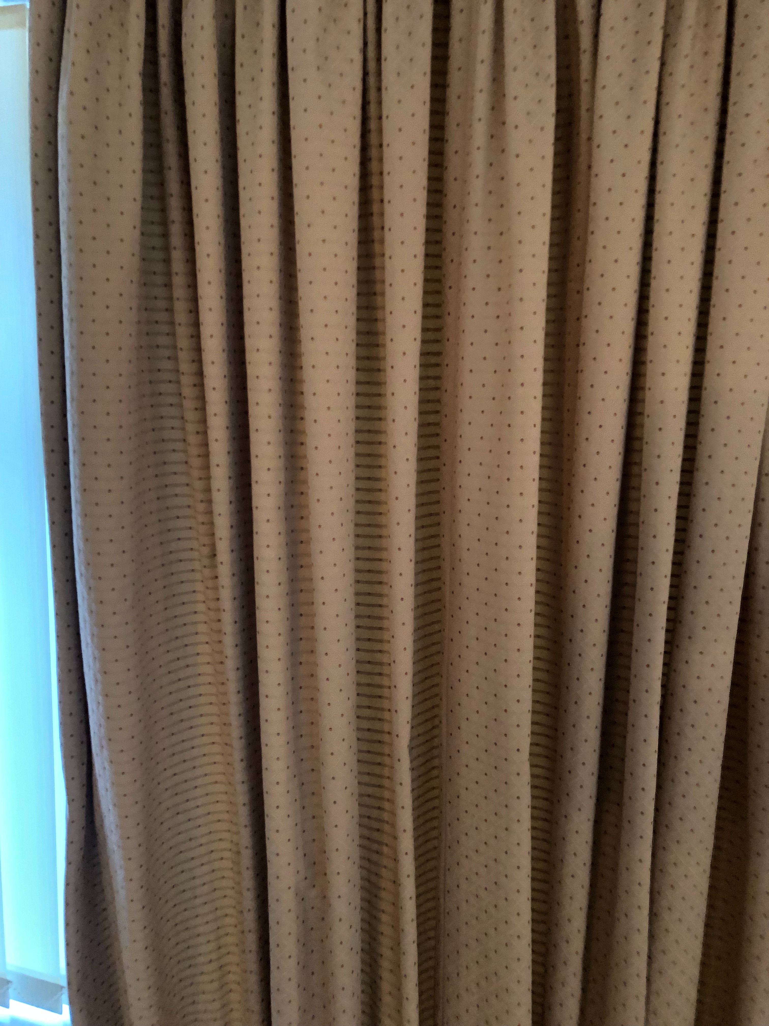 PAIR OF CURTAINS 208cm drop 238 window width - Image 2 of 2