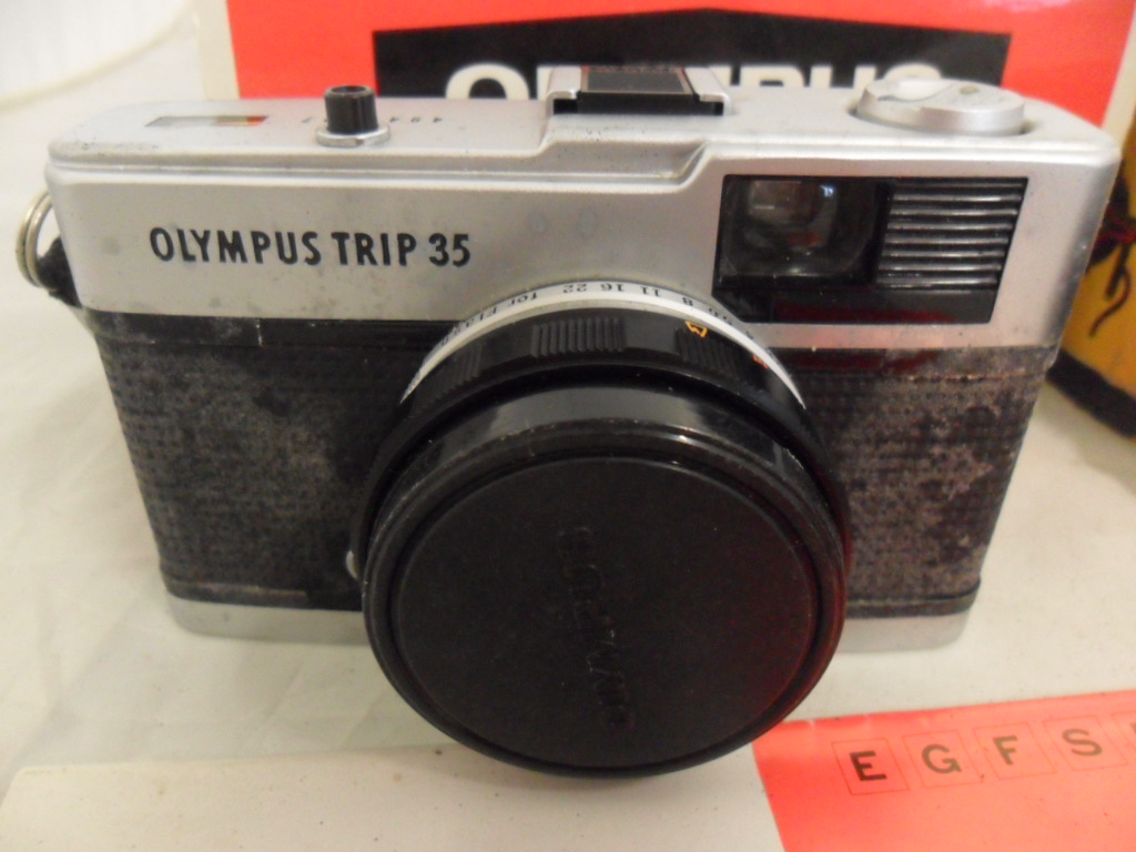 KODAK BROWNIE REFLEX CAMERA AND OLYMPUS TRIP 35 CAMERA, BOTH WITH ORIGINAL BOXES, - Image 2 of 4