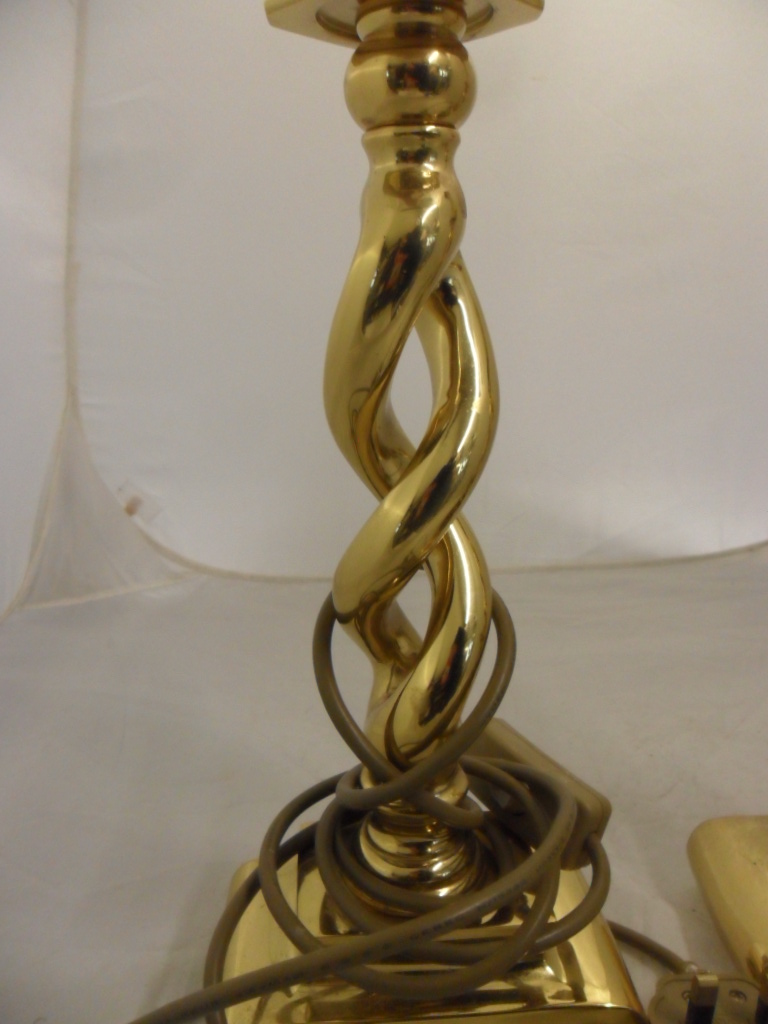 PAIR OF BRASS TWIST EFFECT CANDLESTICK ELECTRIC LAMPS - Image 2 of 2