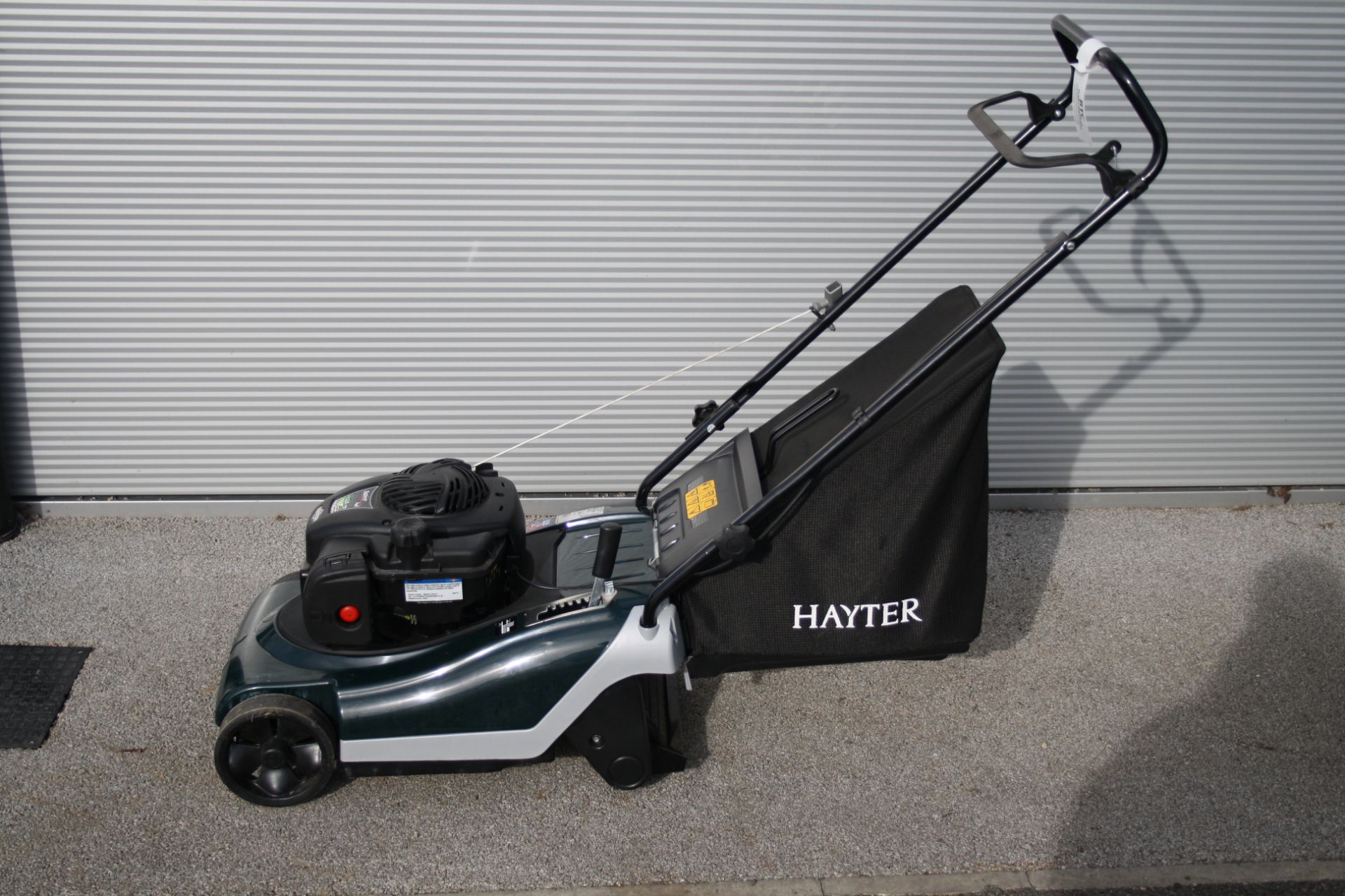 HAYTER SPIRIT 41 PUSH MOWER - EX SHOWROOM NEW CONDITION WITH A FEW SCRATCHES