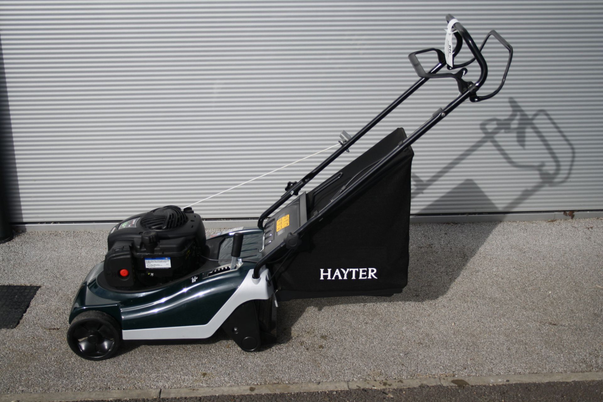 HAYTER SPIRIT 41 SELF PROPELLED MOWER - EX SHOWROOM NEW CONDITION WITH A FEW SCRATCHES