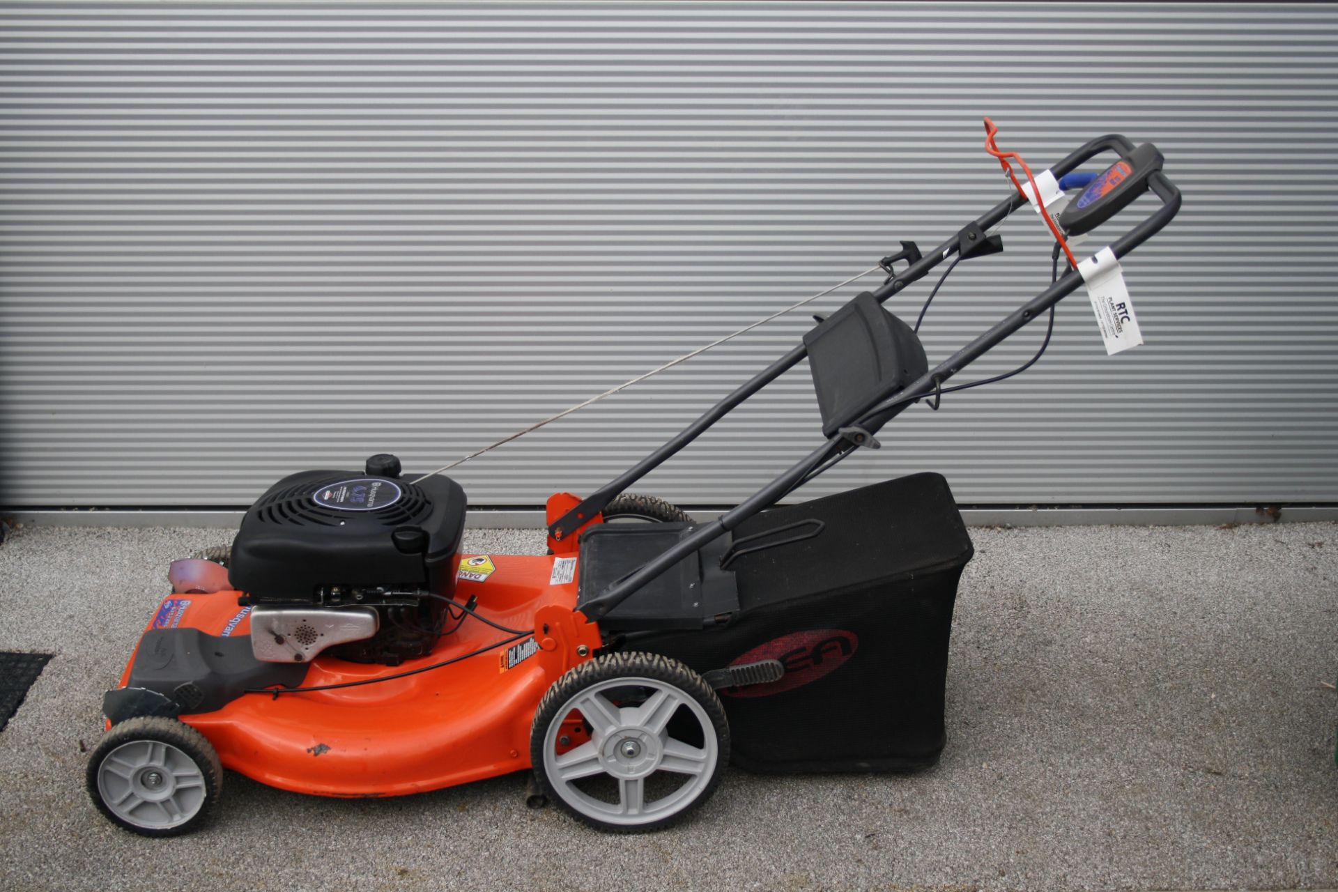 HUSQVARNA 67522ES SELF PROPELLED MOWER - USED,