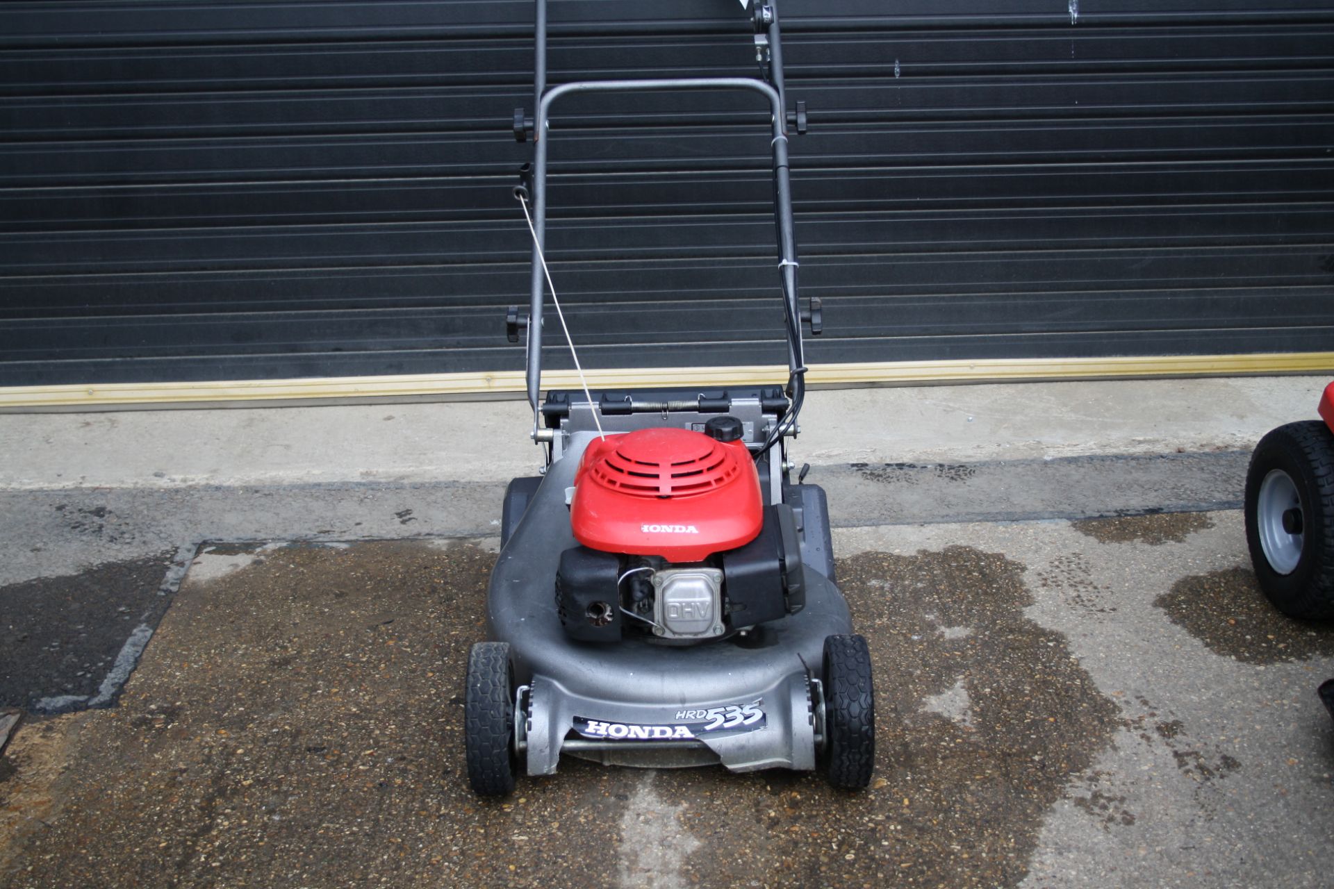 HONDA HRD535 SELF PROPELLED MOWER - USED SERVICED AND IN GOOD CONDITION YOM 2001 - Image 2 of 2