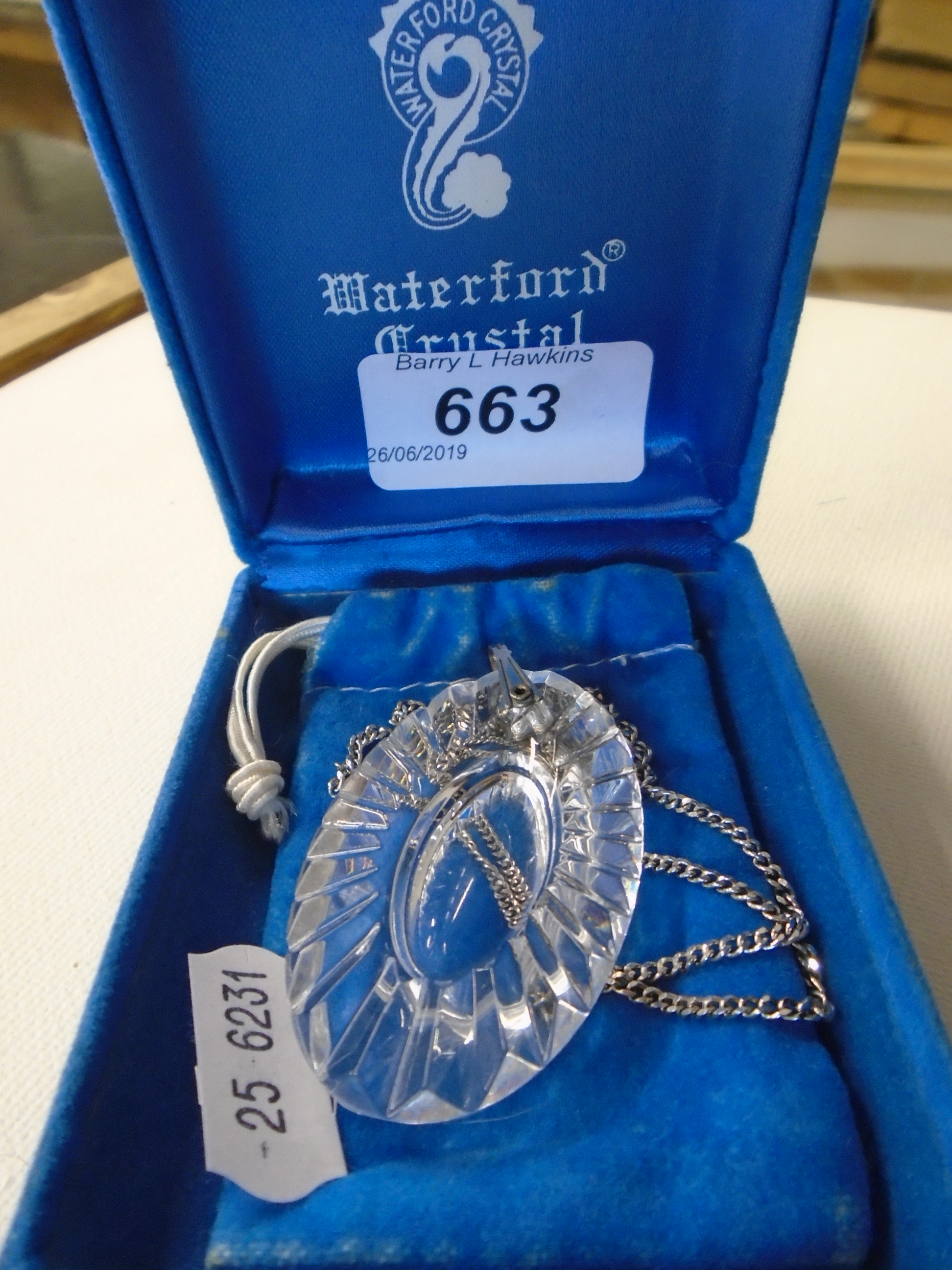 WATERFORD CRYSTAL GLASS PENDANT ON WHITE METAL CHAIN