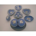 9 WEDGWOOD JASPERWARE PIECES CONSISTING OF DISHES AND POTS