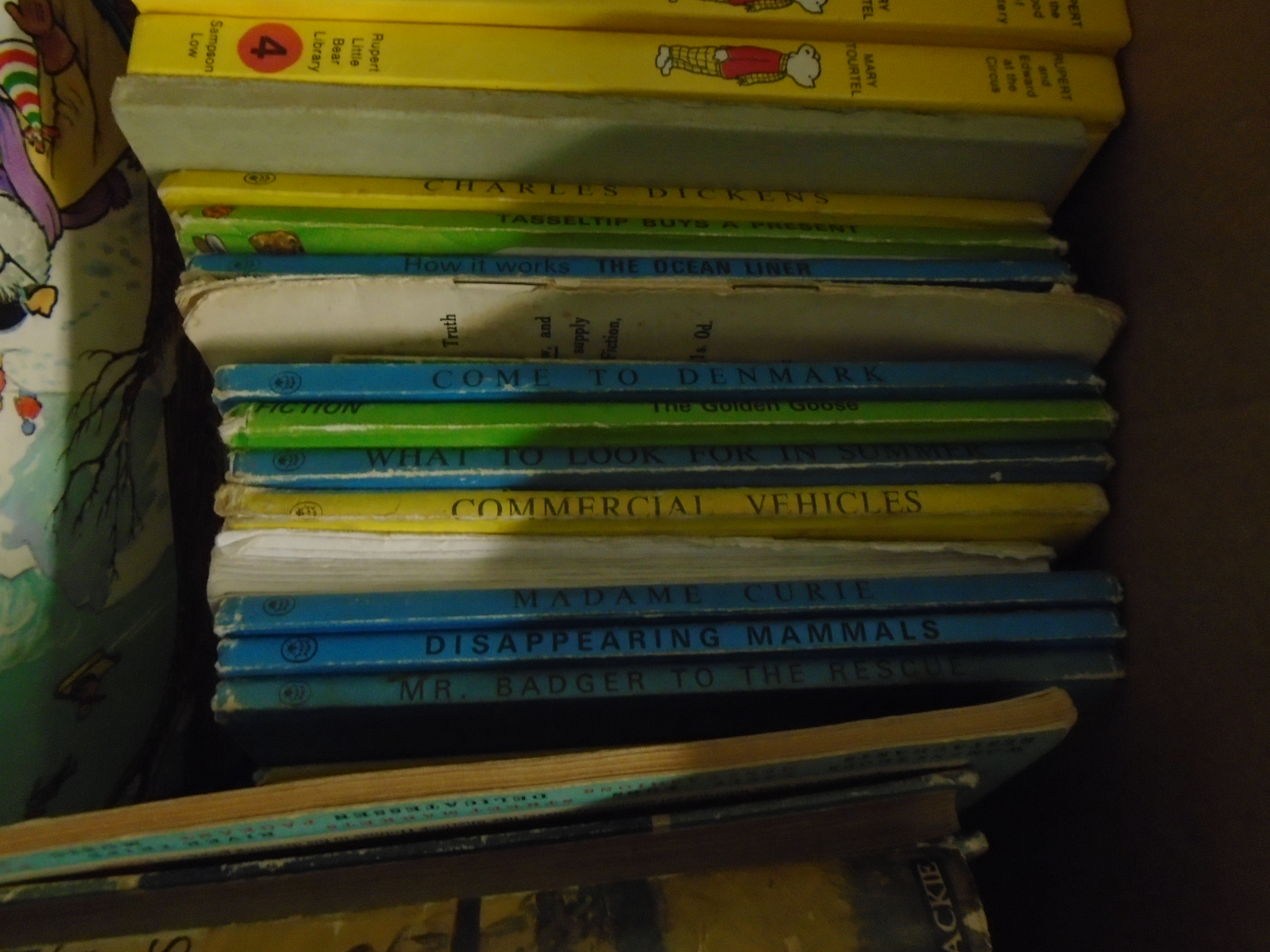 BOX OF MOSTLY LADYBIRD BOOKS - Image 3 of 3