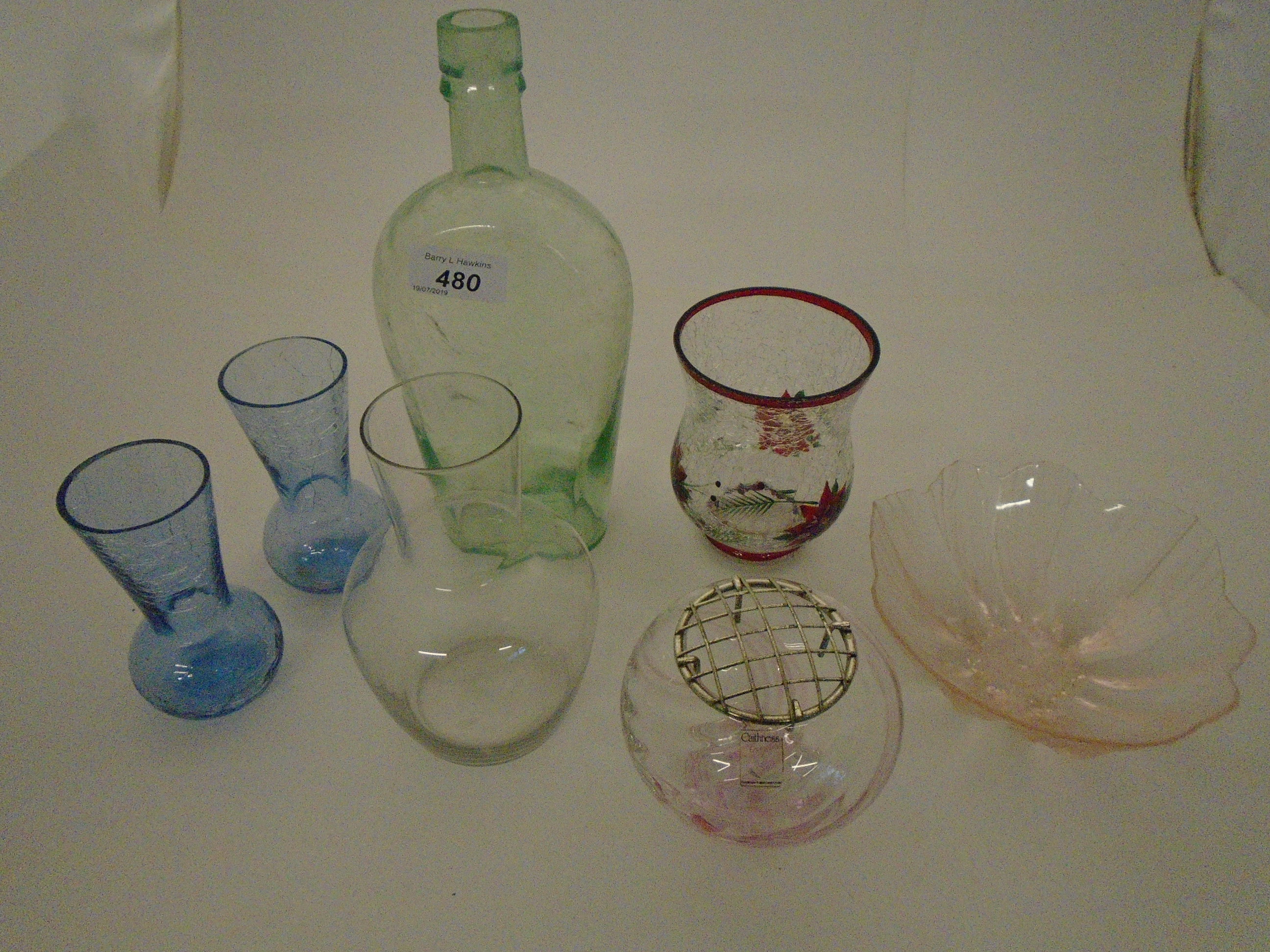 7 PIECES OF GLASS TO INCLUDE CRACKLE GLASS,