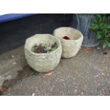 2 ROUND CONCRETE GARDEN POTS