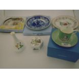 6 WEDGWOOD PIECES TO INCLUDE 3 PLATES OF WHICH 2 ARE BEATRIX POTTER