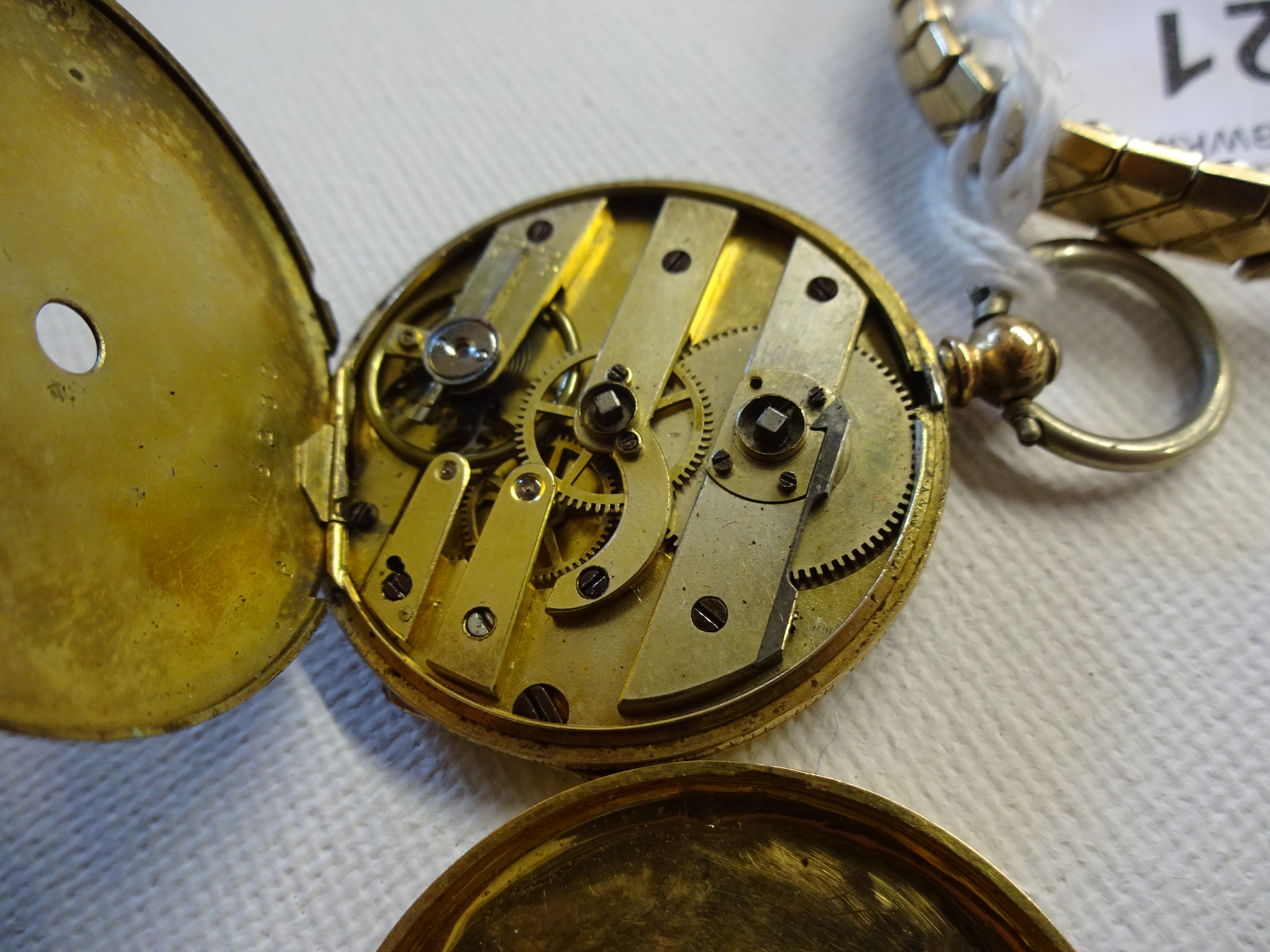 9CT GOLD CASED LADIES WRISTWATCH, ONLY THE REAR PIECE IS HALLMARKED 375 (1. - Image 3 of 3