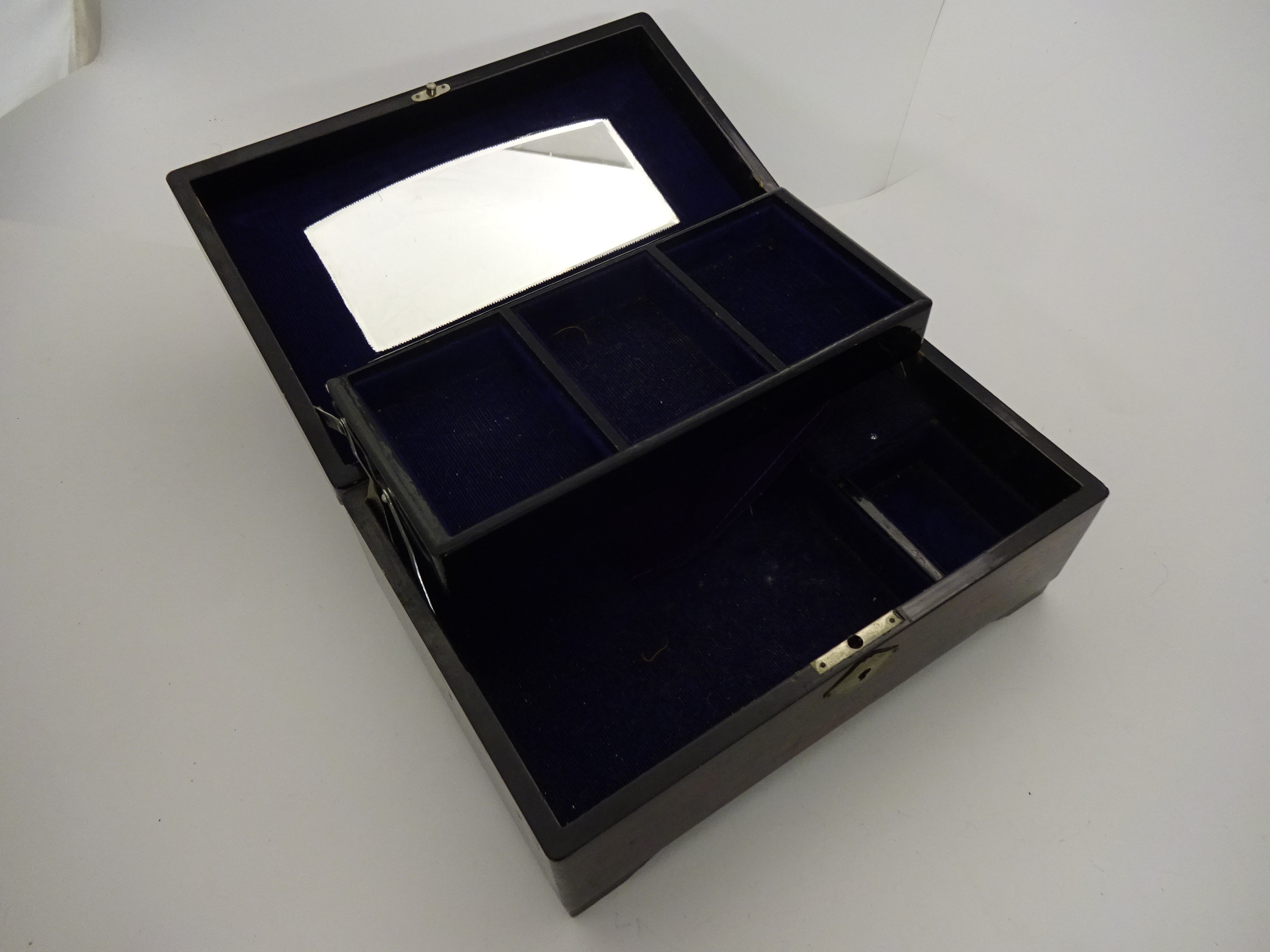 ORIENTAL THEMED JEWELLERY BOX - Image 2 of 2