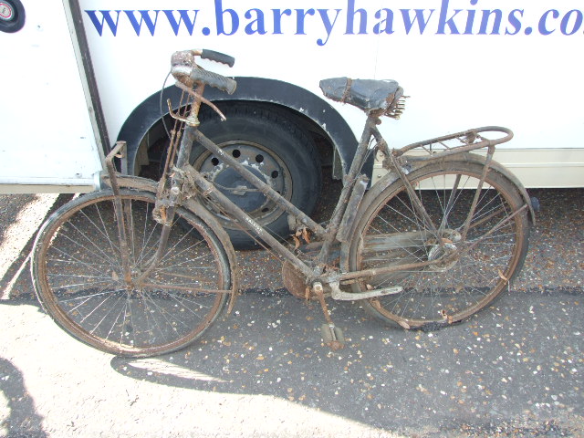 VINTAGE RALEIGH " THE ALL STEEL BICYCLE" LADIES BIKE - Image 4 of 5