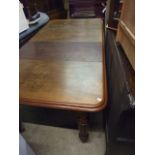 VICTORIAN EXTENDING DINING TABLE WITH 2 LEAVES