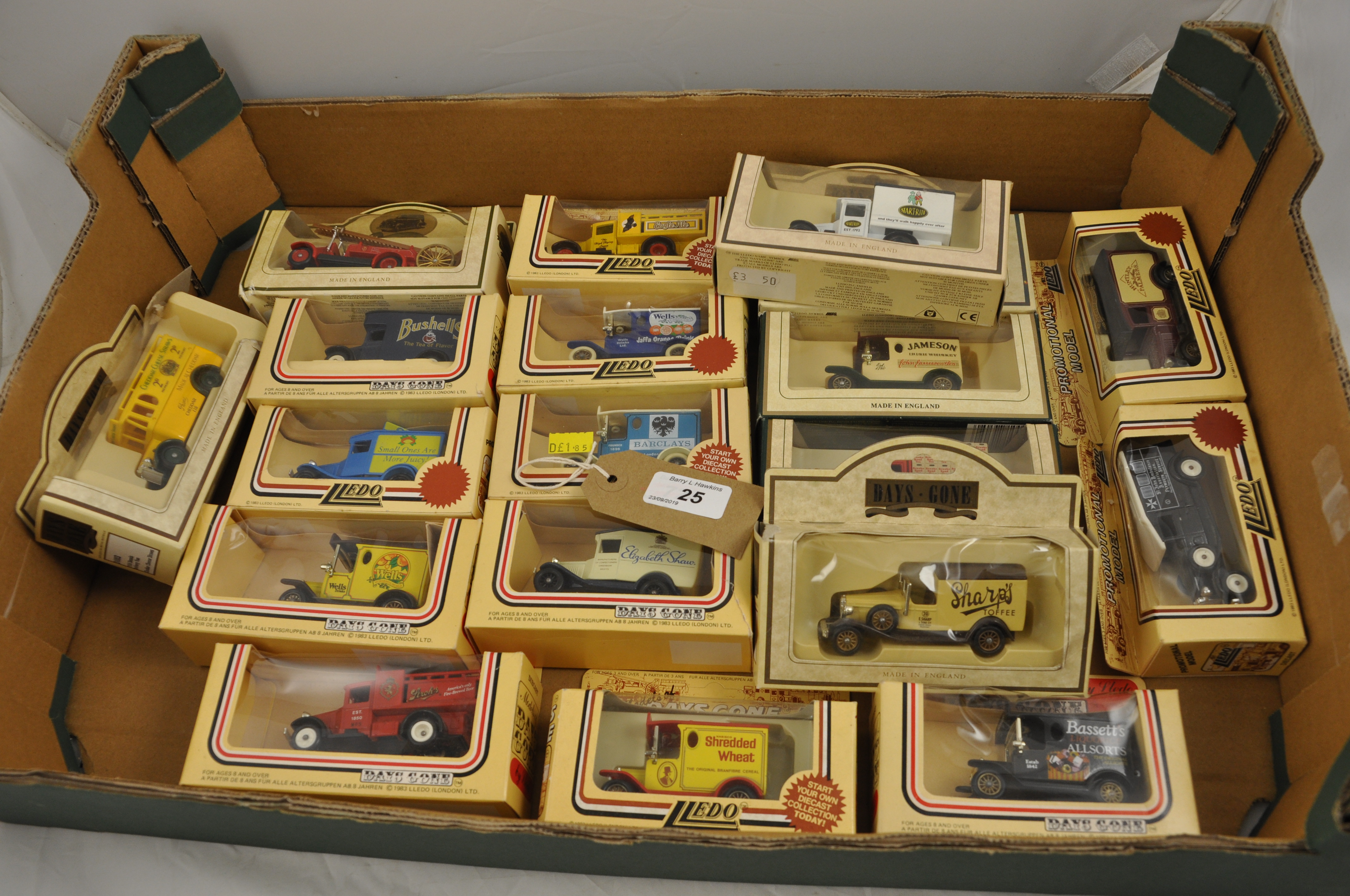 TRAY OF 19 LLEDO AND DAYS GONE BY MODEL VEHICLES ALL BOXED