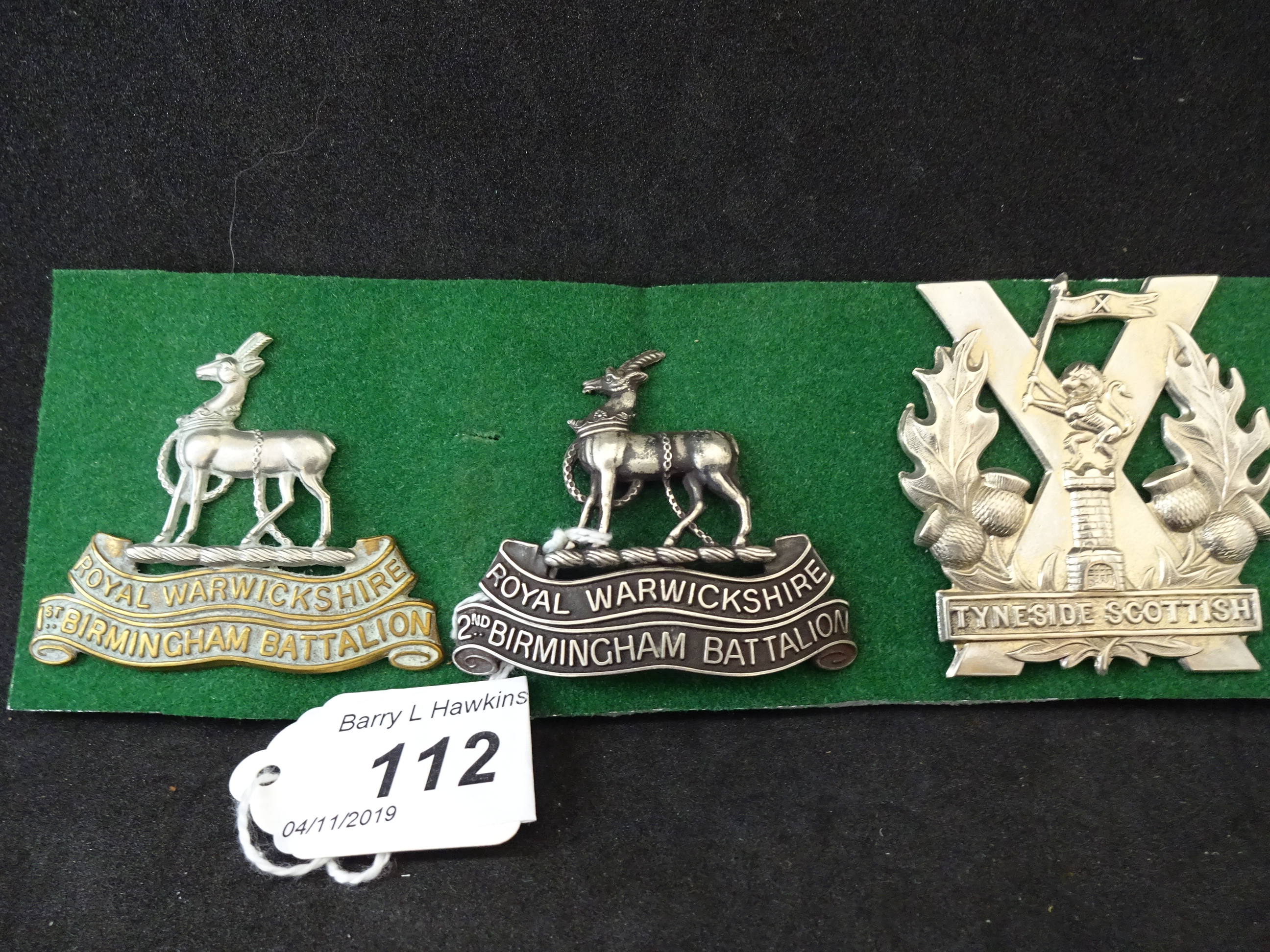 MILITARY CAP BADGES INCL TYNESIDE SCOTTISH (LUGS),