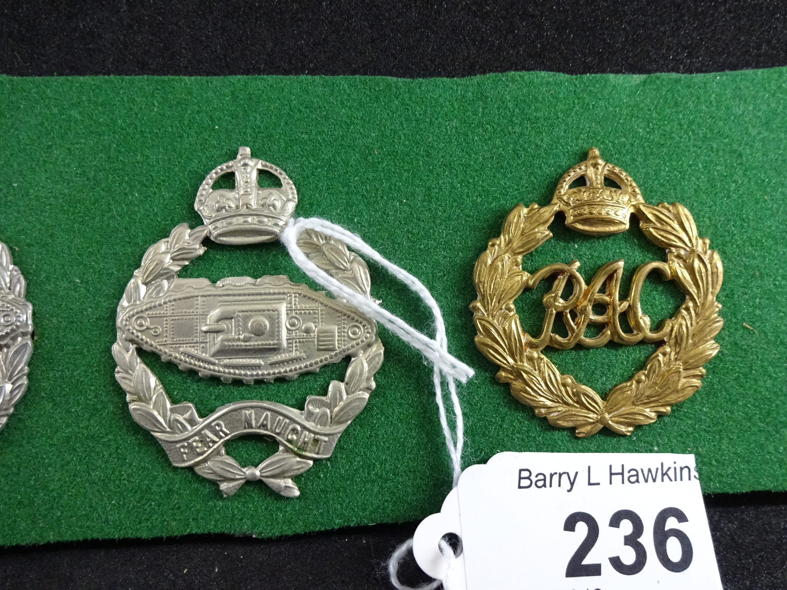 MILITARY CAP BADGES INCL TANK CORPS (LUGS), ROYAL TANK CORPS (SLIDER), ROYAL TANK CORPS (LUGS), - Image 3 of 4