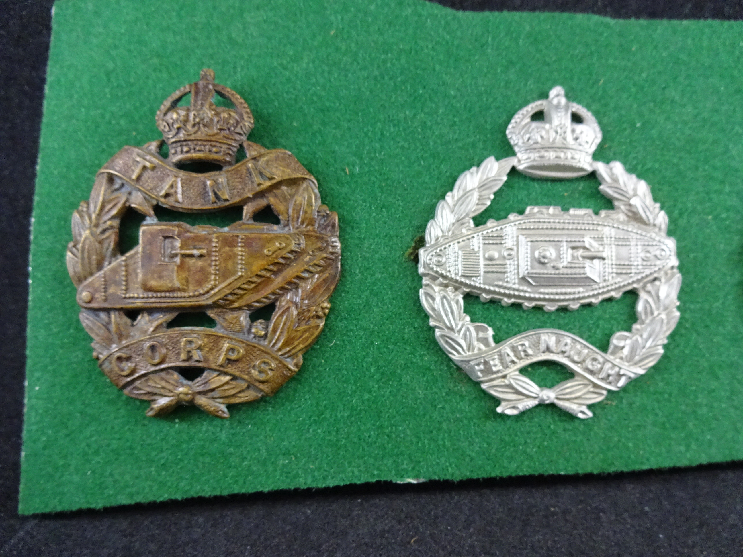 MILITARY CAP BADGES INCL TANK CORPS (LUGS), ROYAL TANK CORPS (SLIDER), ROYAL TANK CORPS (LUGS), - Image 2 of 4