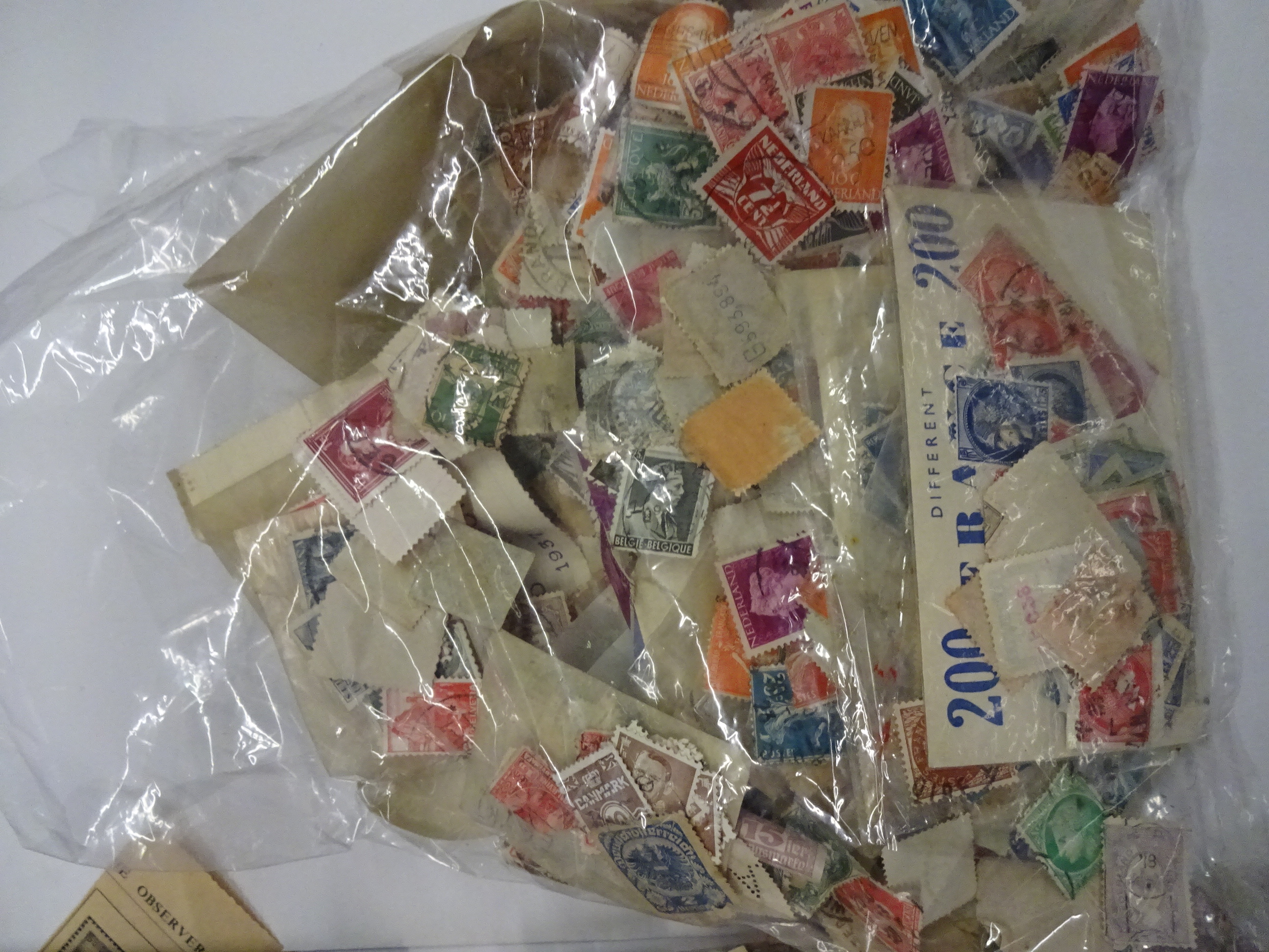 SELECTION OF MOSTLY LOOSE USED STAMPS FROM AROUND THE WORLD PLUS 3 SMALL ALBUMS - Image 3 of 3