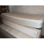 SINGLE BED & MATRESS